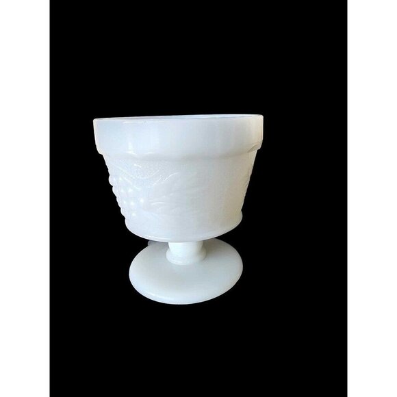 Vintage Anchor Hocking MILK GLASS Grape Pattern Footed Dish - Picture 3 of 6